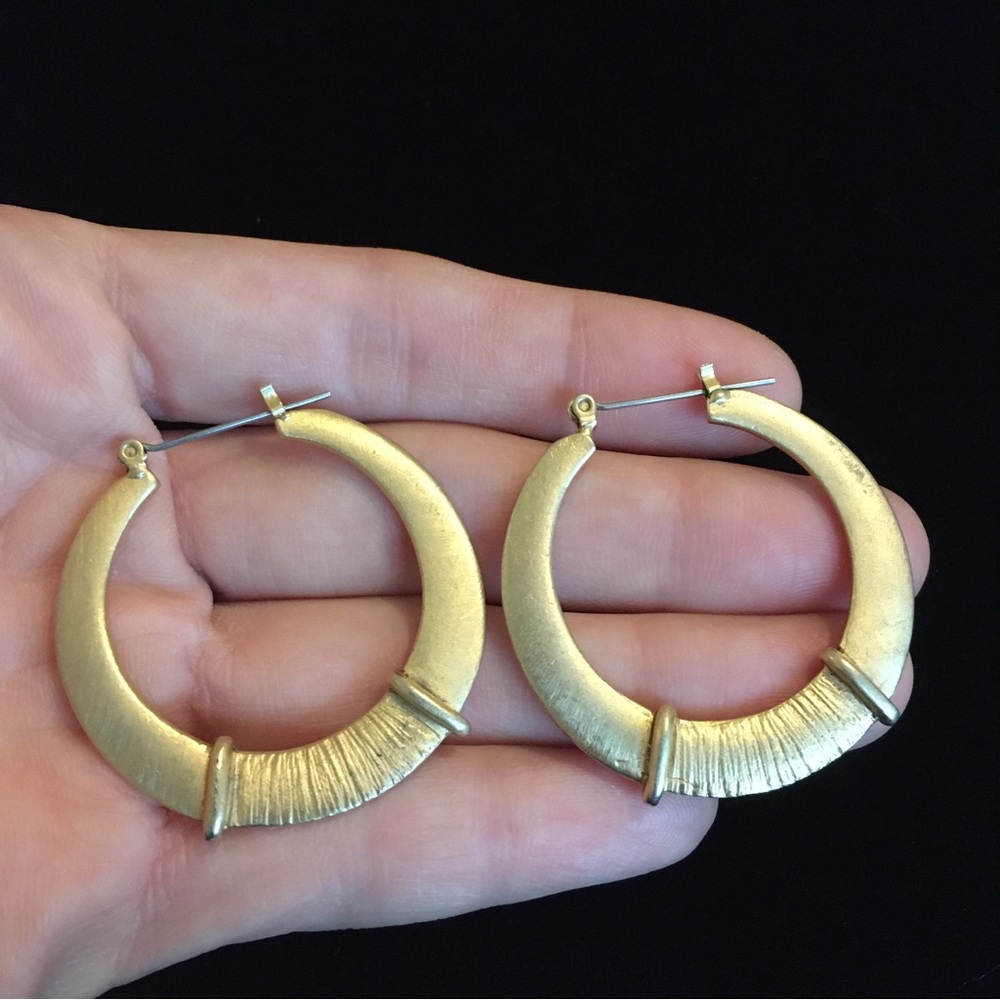 VINTAGE Gold Tone Hoop Earrings